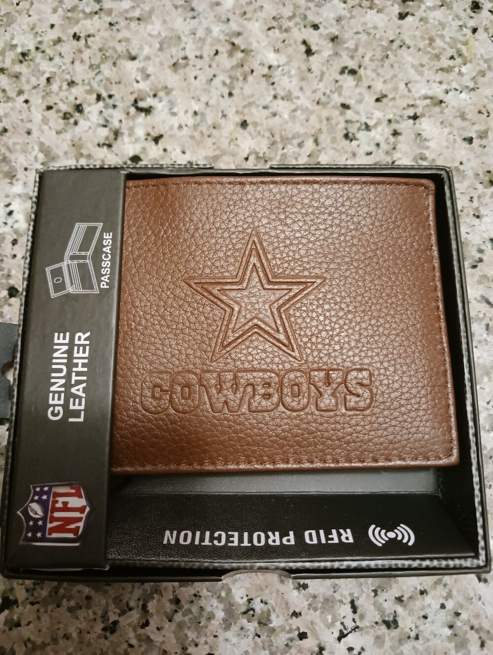 NFL Cowboys Brown Genuine Leather RFID Passcase
